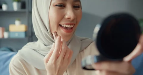 كيف تختارين الوان الروج المناسبة لكِ